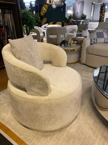 Einzigartig und handgefertigt  Arron Sessel