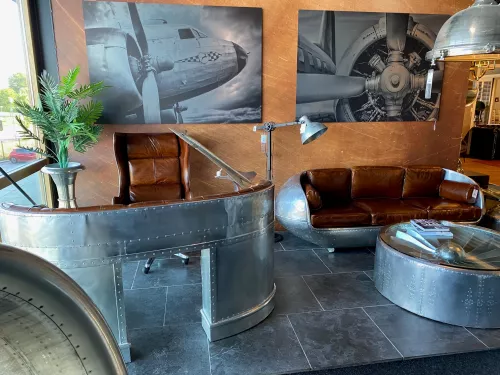 By Kohler Einzigartig und handgefertigt  Eddison 3-Sitzer Flugzeug / Aviator Style 209x81x74cm (202295)